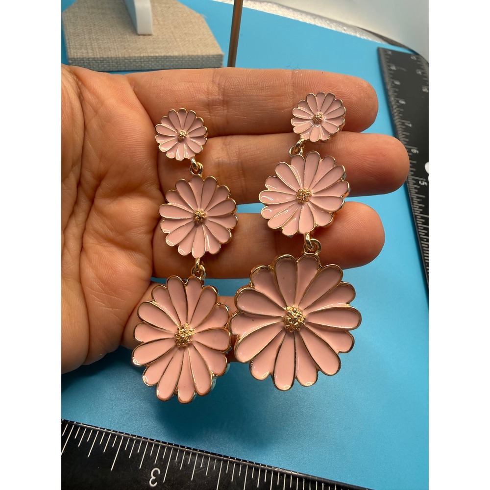 Pink Enamel Daisy Tiered Drop Earrings Gold Tone Floral‎ Statement Dangle Post
